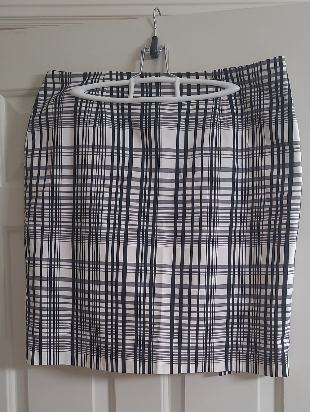 Apt. 9 Black and White Plaid Pencil Skirt
